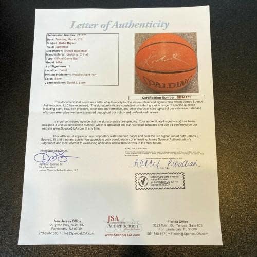 Използвана игра с Автограф Кобе Брайънт Официалната Игра Spalding Official NBA Basketball JSA - Баскетболни Топки с автографи